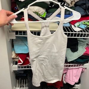 size 8 lulu tank built in bra